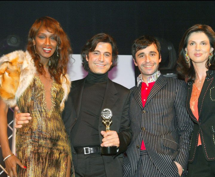 © Laurent Zabulon/ABACA. 57549-16. Paris-France, 22 mars 2004. Ceremonie de remise des Victoires de la Beaute au theatre Edouard VII. Sur la photo : Katoucha, Alexandre Zouari, Ariel Wizman et Caroline Barclay. Alexandre Zouari Coiffeur et Créateur de prestige